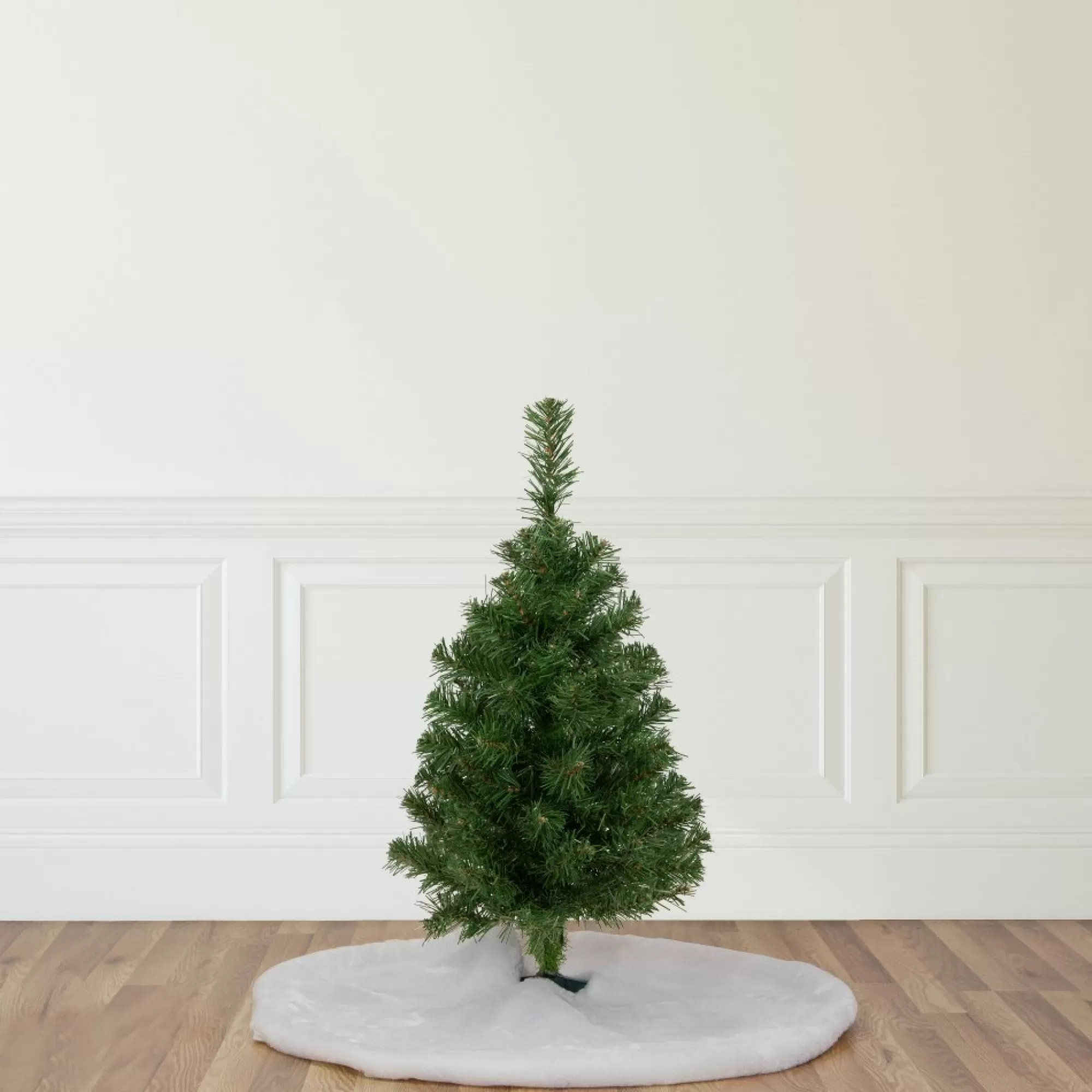 Northlight Unlit-2' Oakridge Noble Fir Artificial Christmas Tree, Unlit