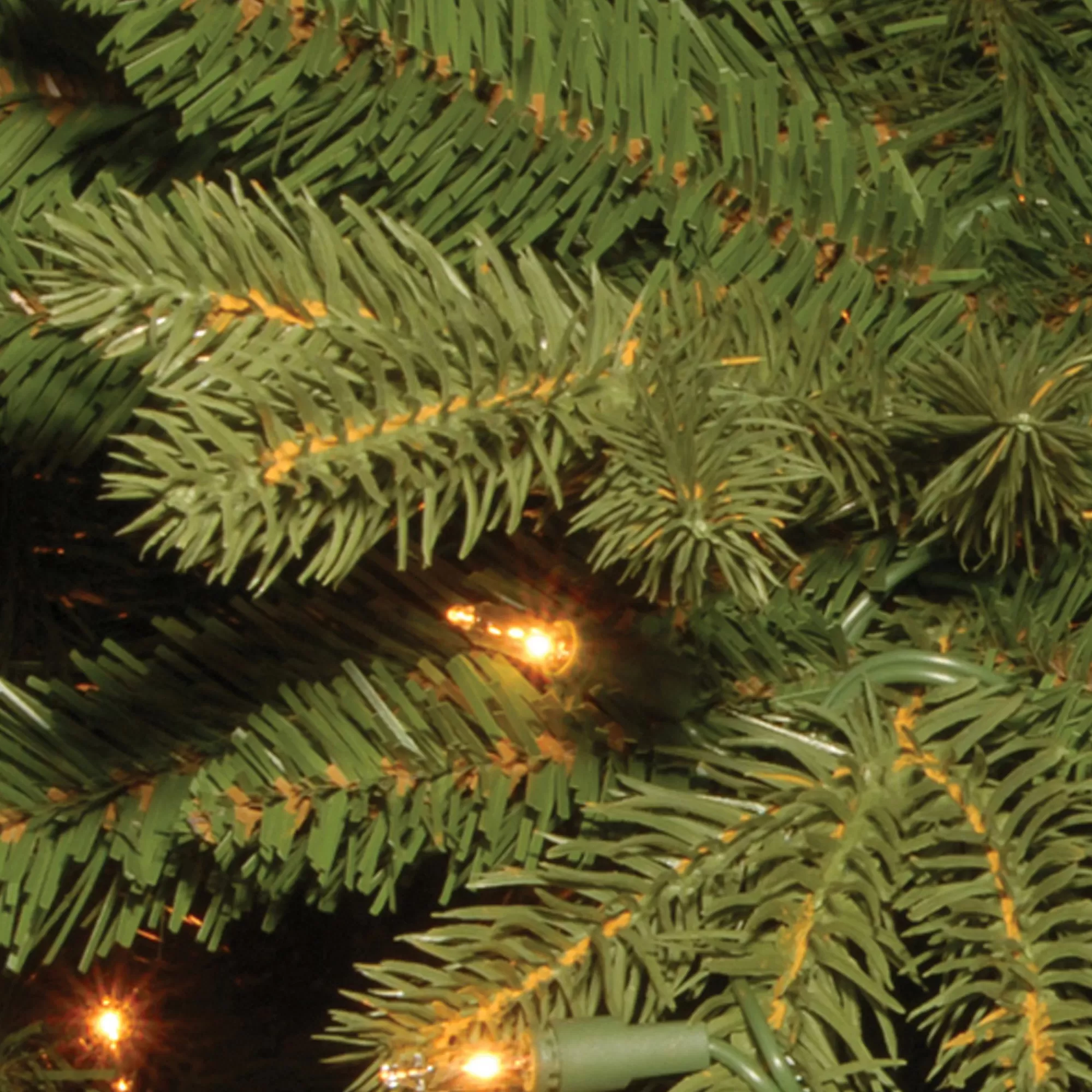 Christmas Central 4.5' Pre-Litavalon Spruce Christmas Tree – Clear Lights< Pre-Lit