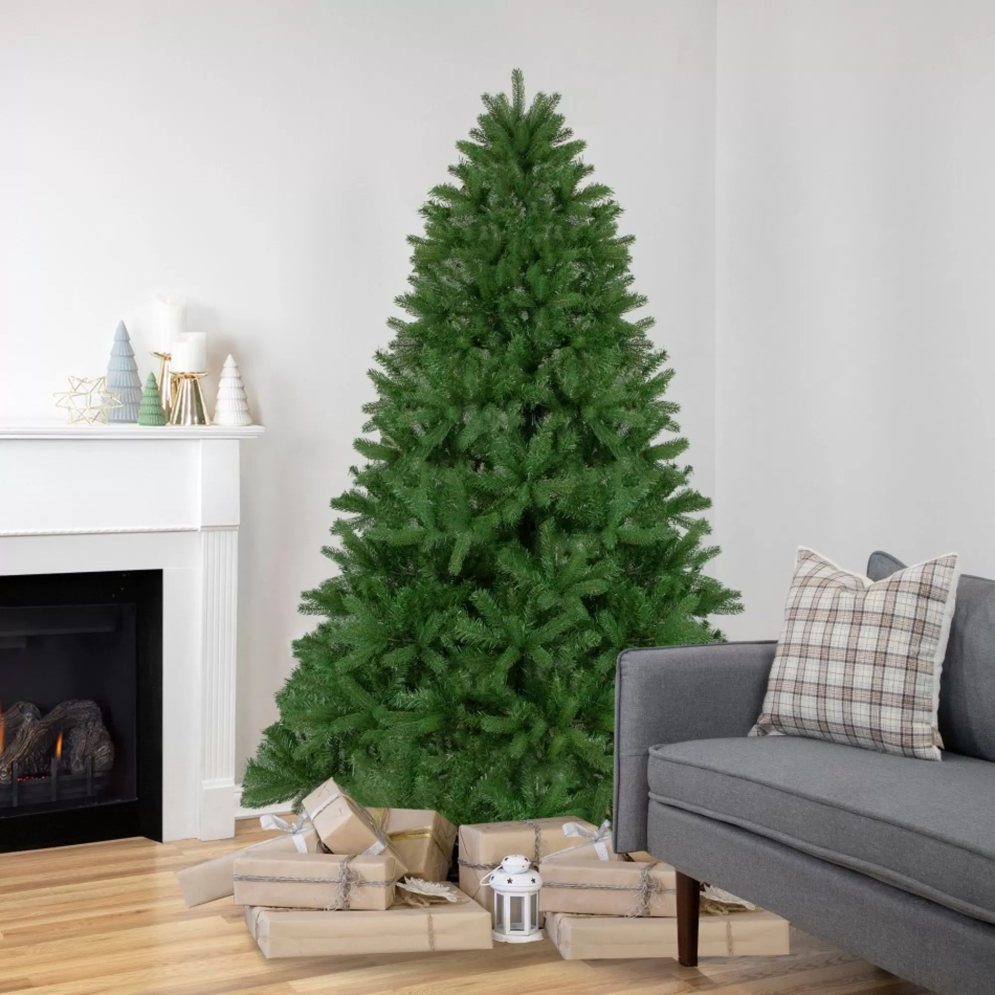 Northlight Unlit-6.5' Full Sierra Noble Fir Artificial Christmas Tree - Unlit