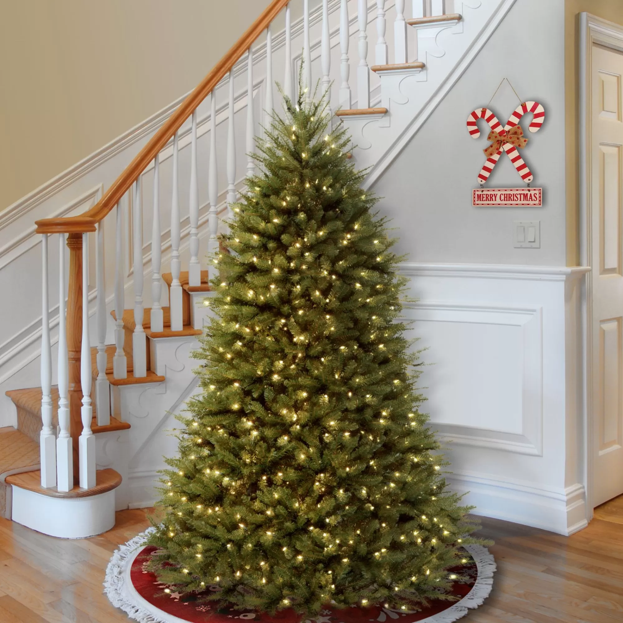 Christmas Central 6' Pre-Lit Dunhill Artificial Christmas Tree - Clear Lights< Pre-Lit