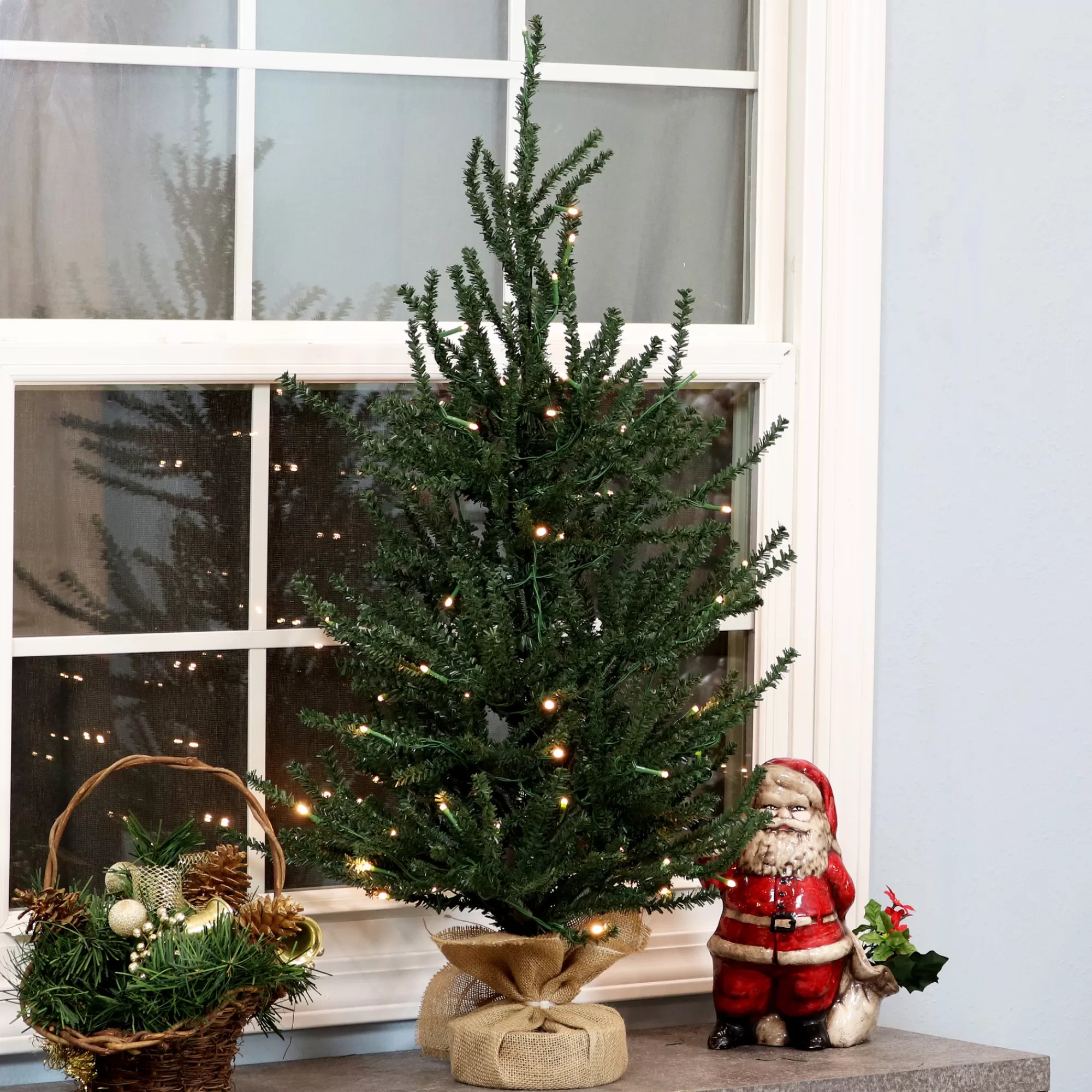 Sunnydaze Decor Sunnydaze 3-Foot Tall Festive Pine Pre-Lit Artificial Christmas Tree< Pre-Lit